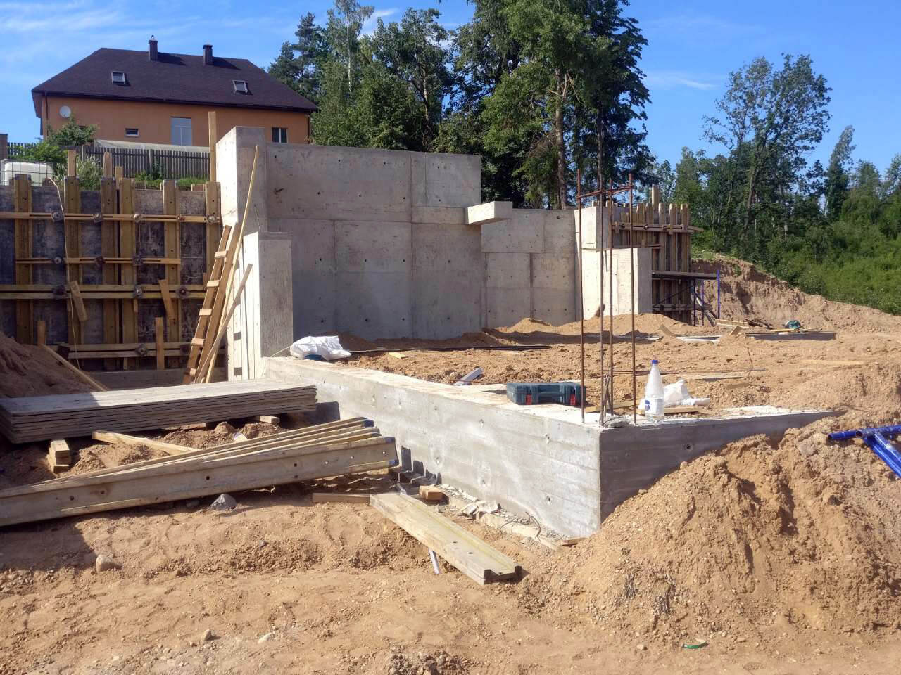 Строительство двухэтажного дома на участке со сложным рельефом - 5